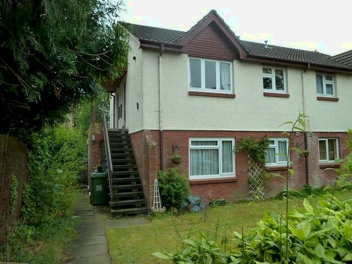 Flat To Rent In Kings Road, Petersfield, GU32