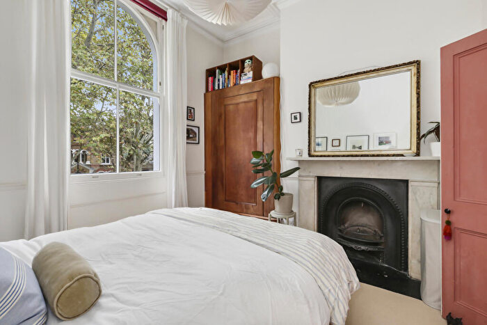 2 Bedroom Apartment To Rent In Highbury New Park, London, N5