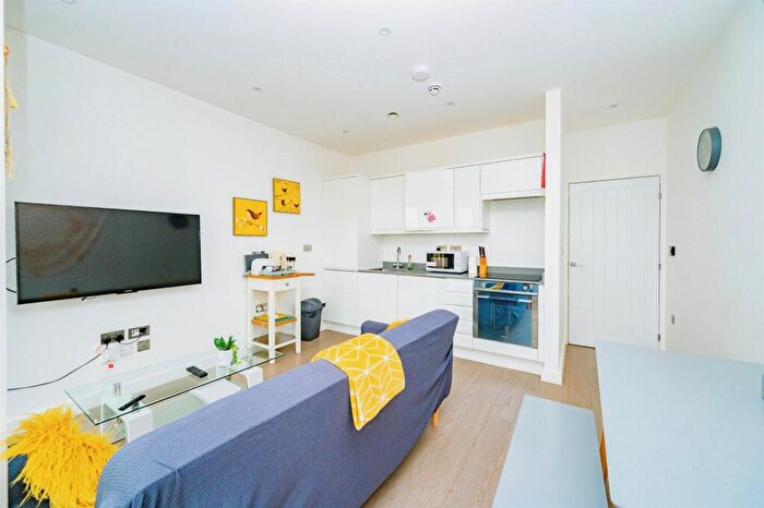 1 Bedroom Apartment For Sale In Grosvenor Road, St. Albans, AL1