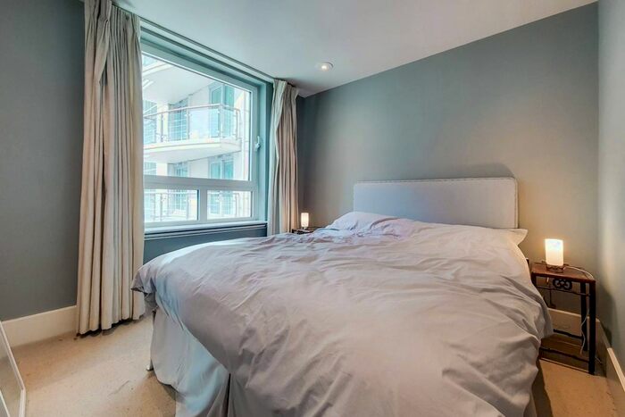 2 Bedroom Flat To Rent In St George Wharf, Vauxhall, London, SW8