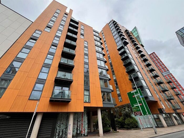 2 Bedroom Flat To Rent In Skyline Central, Goulden Street, Manchester, M4