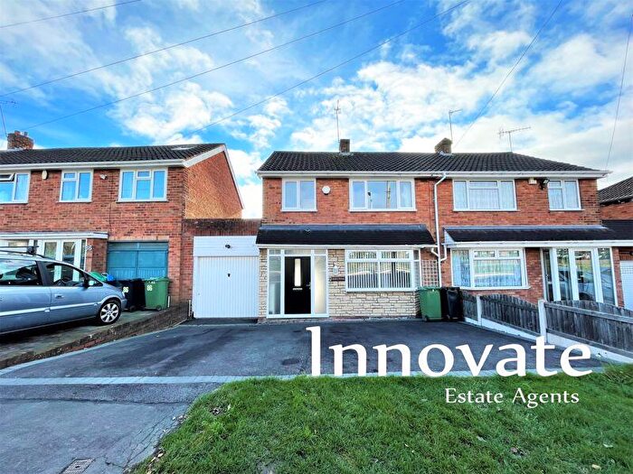 3 Bedroom Semi-Detached House To Rent In Whittingham Road, Halesowen, B63