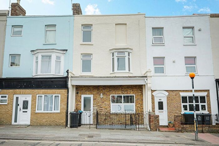 2 Bedroom Maisonette For Sale In Northdown Road, Margate, CT9