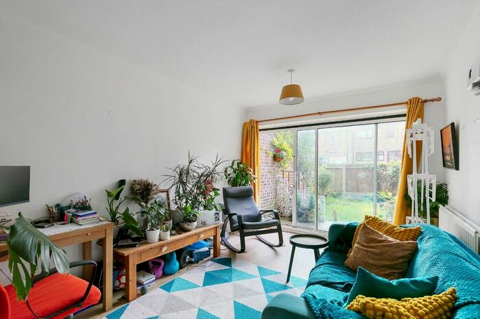 1 Bedroom Flat To Rent In Lullington Road, London, SE20