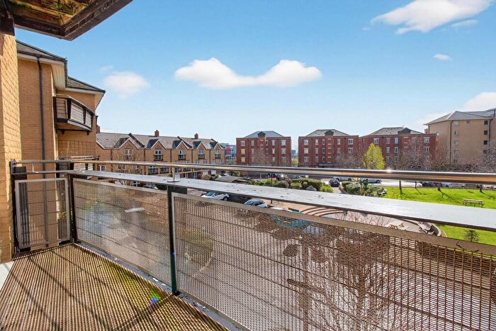 2 Bedroom Apartment To Rent In Adventurers Quay, Cardiff Bay, CF10