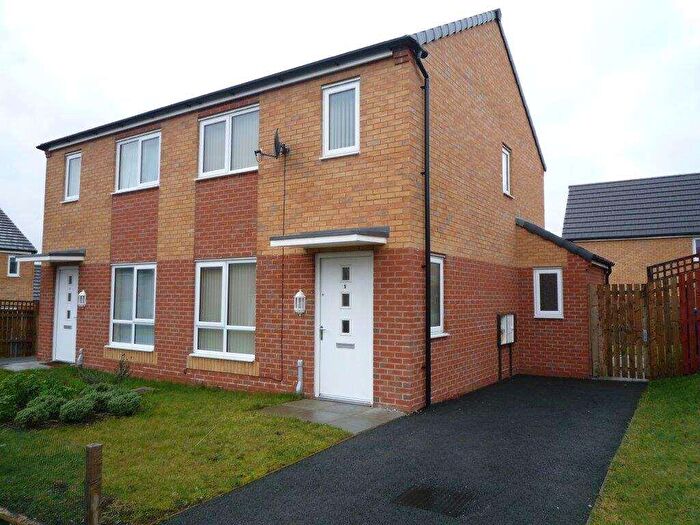 2 Bedroom Semi-Detached House To Rent In Dysart Street, Beswick, Manchester, M11
