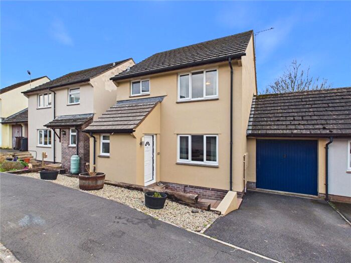 3 Bedroom Link Detached House For Sale In Fernworthy Park, Copplestone, Crediton, Devon, EX17