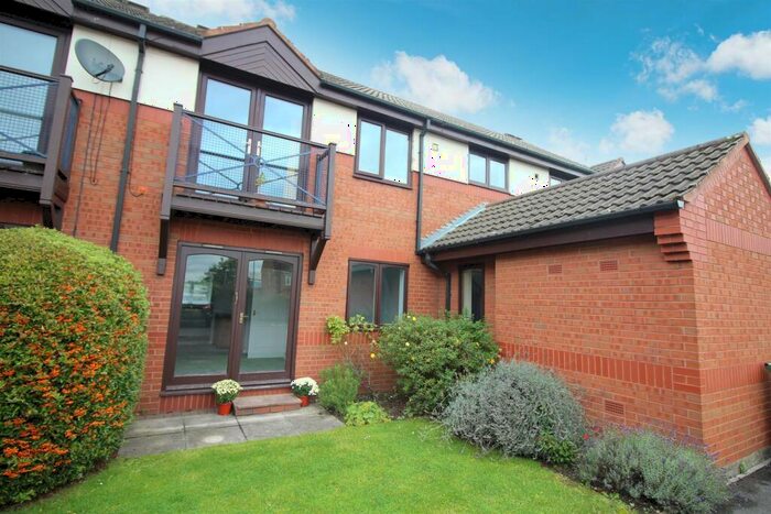 2 Bedroom Apartment To Rent In Cricketers Close, Garforth, Leeds, LS25