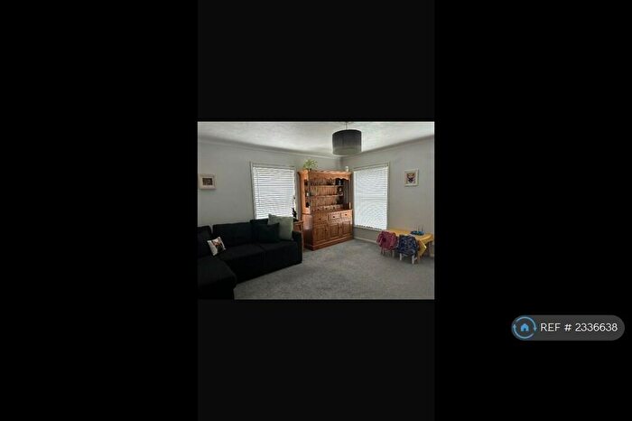 1 Bedroom Flat To Rent In Selborne Road, Littlehampton, BN17