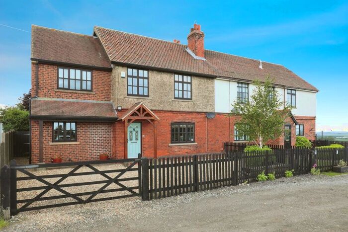 4 Bedroom Semi-Detached House For Sale In Gainsborough Road, Gringley-on-the-Hill, Doncaster, DN10