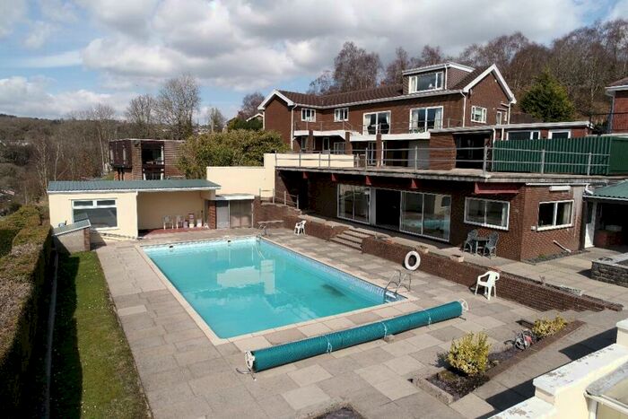 7 Bedroom Detached House For Sale In Pentwyn Deintyr, CF46