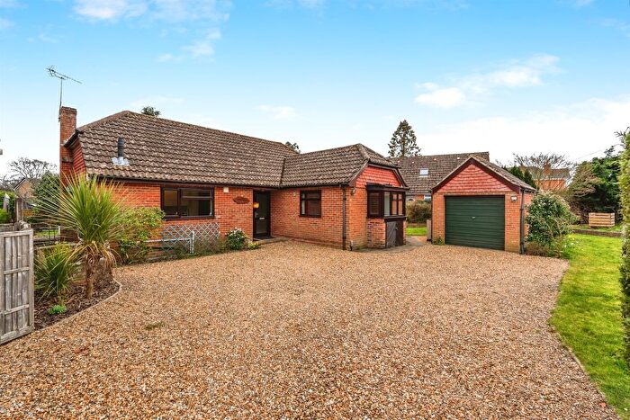 2 Bedroom Detached Bungalow For Sale In Calmore Road, Calmore, Southampton, SO40