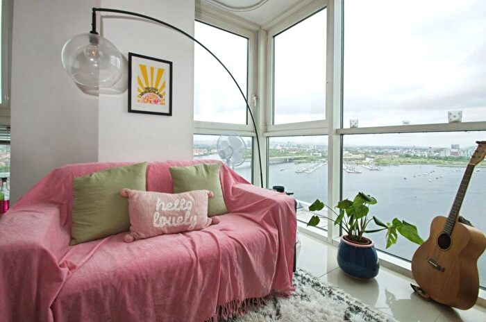 2 Bedroom Flat For Sale In Pendeen House, Ferry Court, Cardiff, CF11