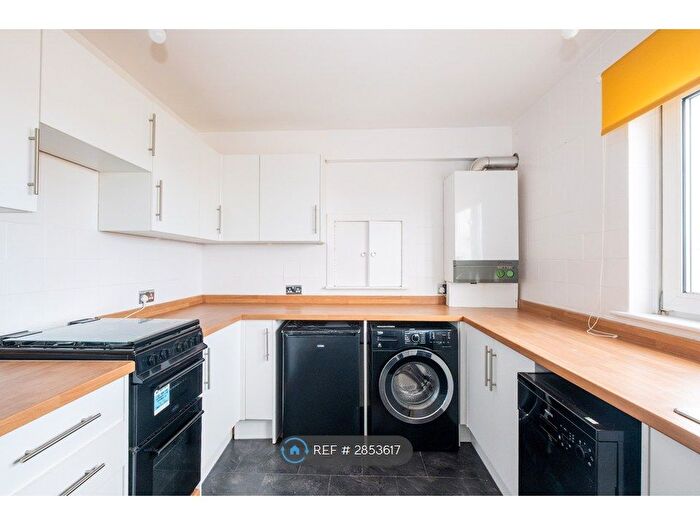 2 Bedroom Flat To Rent In Dalgleish Road, Dundee, DD4