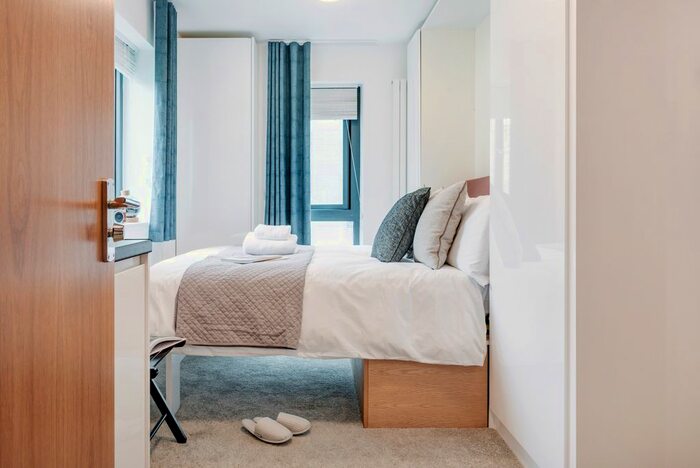 Studio To Rent In Queens Drive, London, N4