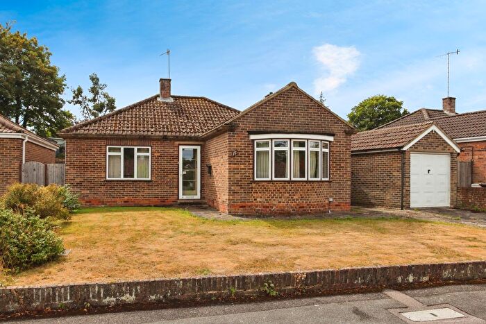 2 Bedroom Bungalow For Sale In Rodney Avenue, Tonbridge, Kent, TN10
