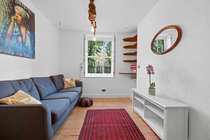 1 Bedroom Flat For Sale In Dunstan Houses, Stepney Green, E1