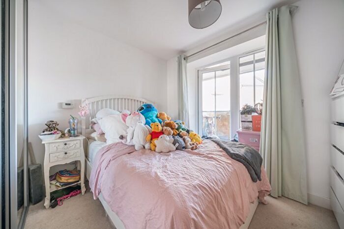 1 Bedroom Flat To Rent In Flambard Way, Godalming, GU7