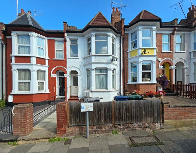2 Bedroom Flat To Rent In Dollis Road, Finchley, N3