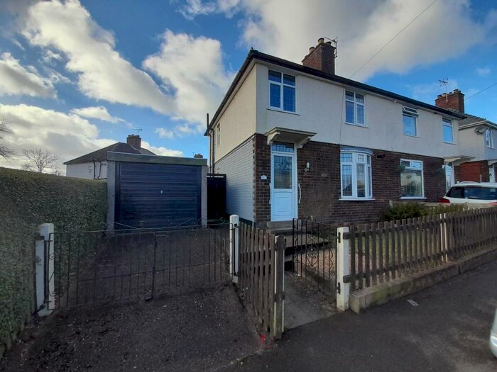 3 Bedroom Semi-Detached House To Rent In Woodland Avenue, Huthwaite, NG17