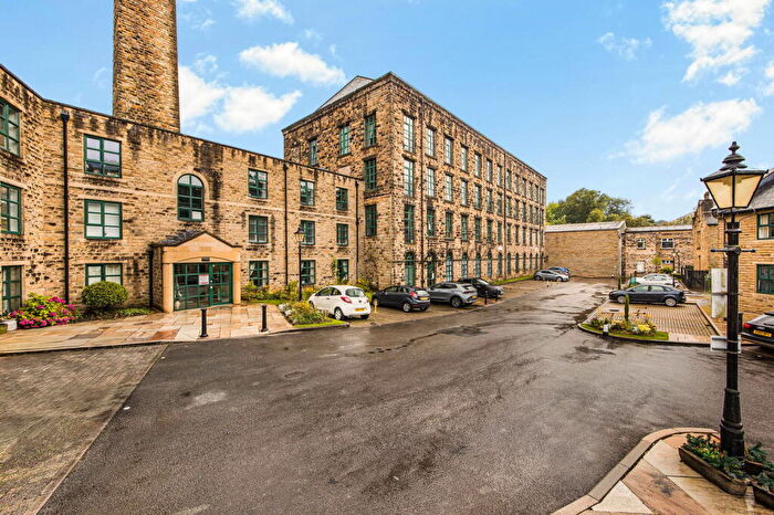 2 Bedroom Apartment For Sale In Mill Street, Uppermill, Saddleworth, OL3