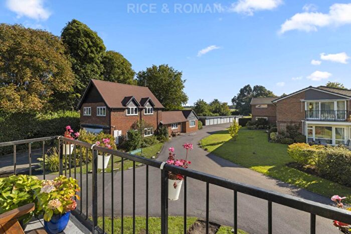 1 Bedroom Retirement Property For Sale In Gunters Mead, Esher, KT10