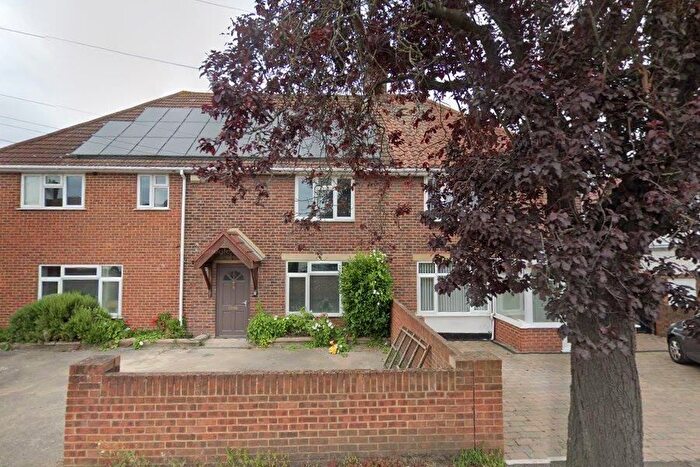 Studio To Rent In Minet Drive, Hayes, UB3