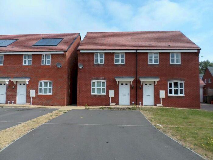3 Bedroom Semi-Detached House To Rent In Oakworth Close, Hadley, Telford TF1