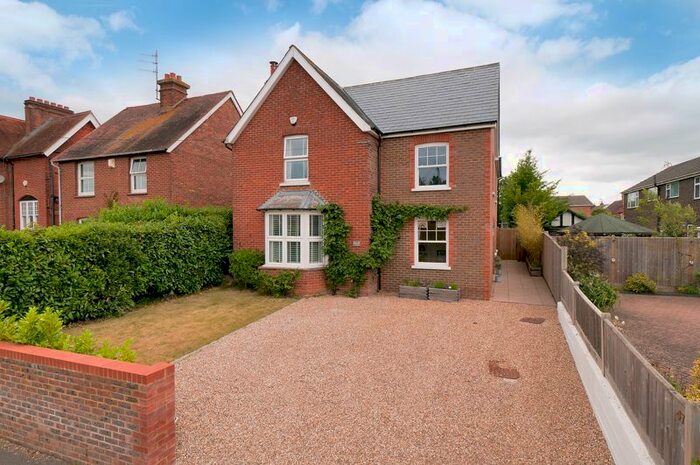 4 Bedroom Property For Sale In Old Road, East Peckham, Tonbridge, TN12