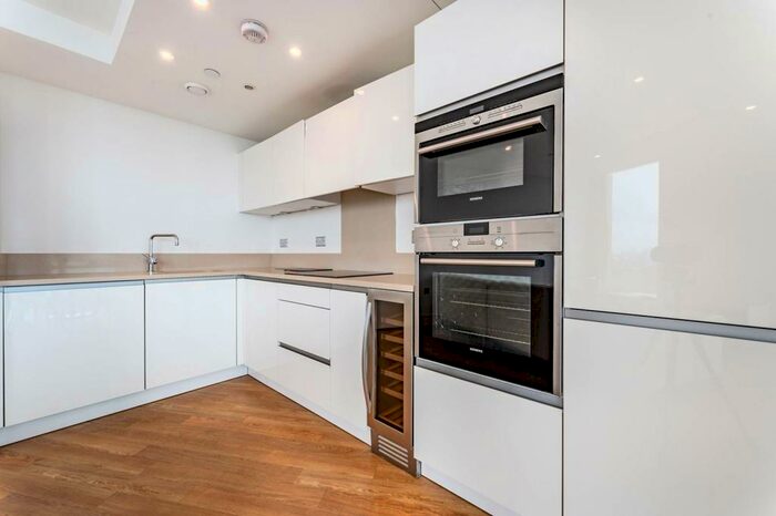 2 Bedroom Flat To Rent In Ontario Point, Maple Quays, Canada Water, London, SE16