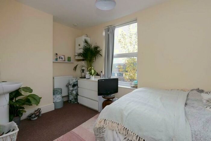 1 Bedroom Terraced House To Rent In *Students* Room, Dale Terrace, Sneinton, NG2