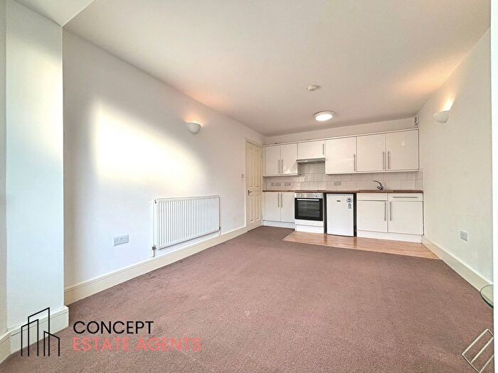 1 Bedroom Flat To Rent In Charlmont Road, Tooting Broadway, SW17