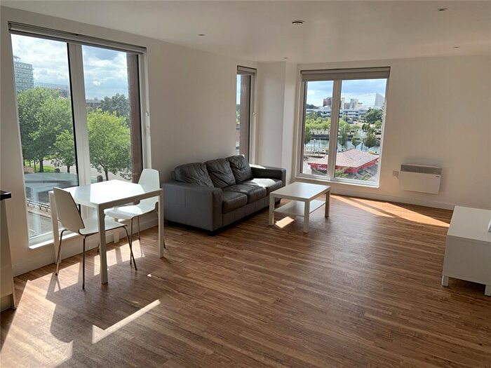 2 Bedroom Flat To Rent In The Exchange, Elmira Way, Salford Quays, Greater Manchester, M5