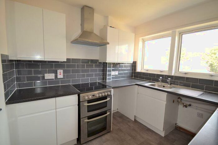 2 Bedroom Flat To Rent In Gainsborough Road, Corby, NN18