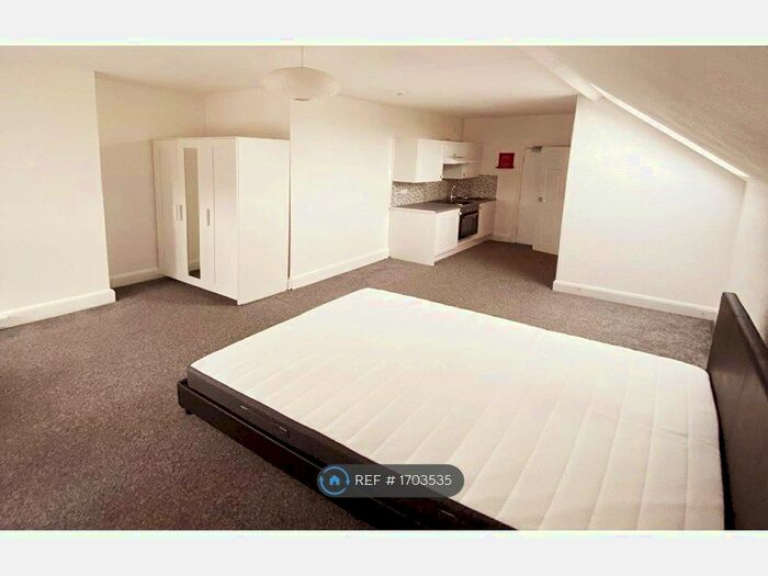 Studio To Rent In Queens Park Gardens, Bournemouth, BH8