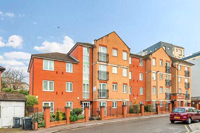 2 Bedroom Apartment For Sale In Whitburn Road, London, SE13