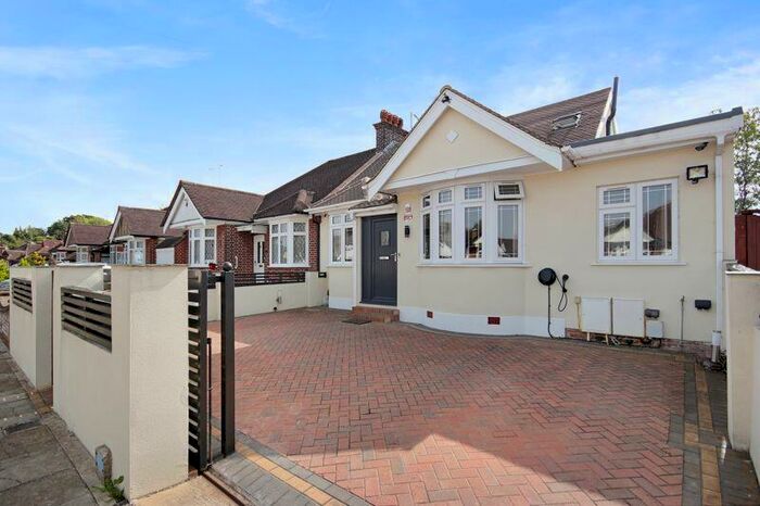 5 Bedroom Semi-Detached Bungalow To Rent In Fernbrook Drive, Harrow, HA2