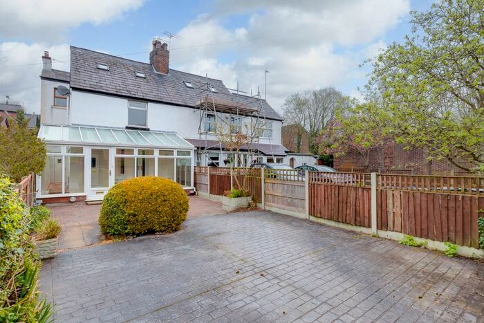 3 Bedroom Semi-Detached House For Sale In Mill Lane, Appley Bridge, Wigan, Lancashire, WN6