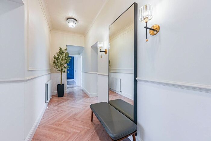 2 Bedroom Flat For Sale In Sidney House, Shooters Hill, London, SE18