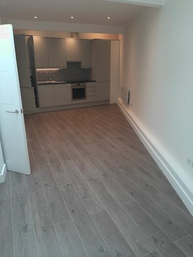 1 Bedroom Flat To Rent In Oakridge Road, Bromley, BR1