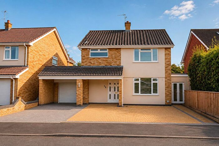 4 Bedroom Link Detached House For Sale In Stoneyfields, Easton-In-Gordano, BS20