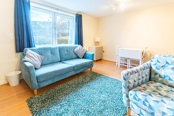 2 Bedroom Apartment To Rent In Chamberlain Court, Birmingham, B18