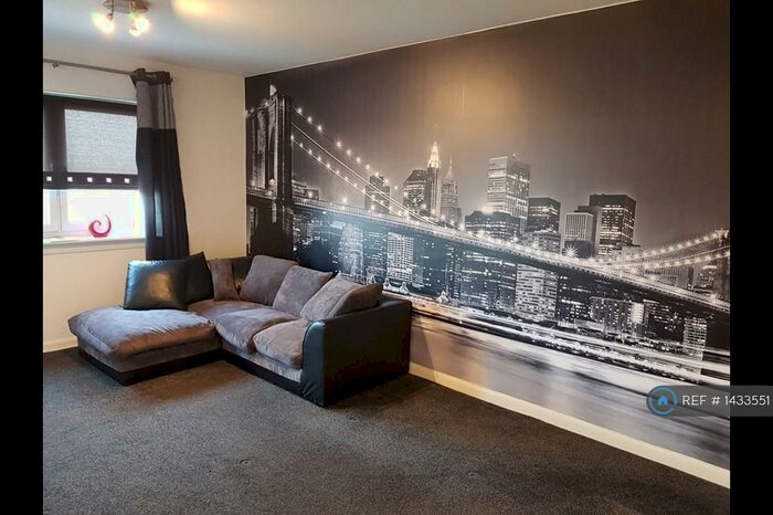 2 Bedroom Flat To Rent In Dunphail Road, Glasgow, G34