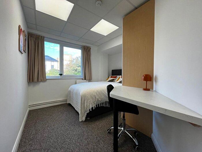 House To Rent In Wilbury Villas -, S48