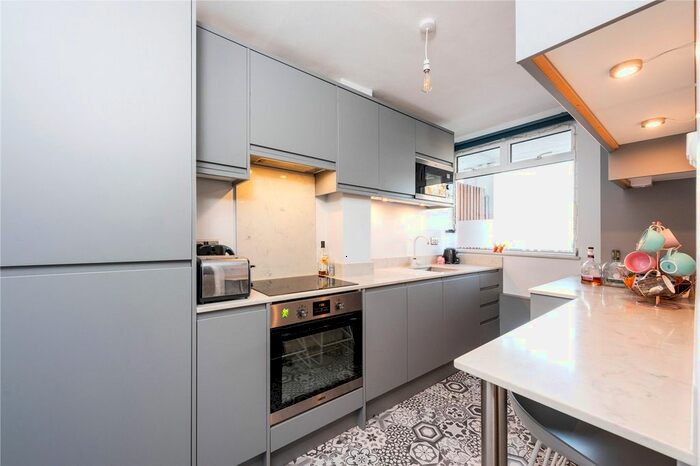2 Bedroom Flat To Rent In Clarkson Street, London E2