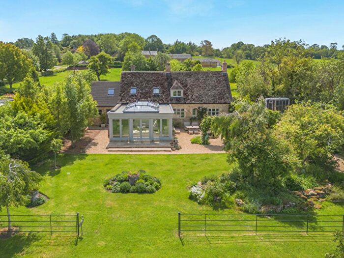 3 Bedroom Equestrian Facility For Sale In Ascott, Shipston-on-Stour, Warwickshire, CV36