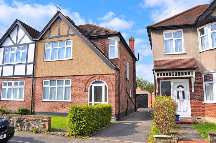 3 Bedroom Semi-Detached House For Sale In Hill Crest, Potters Bar, EN6