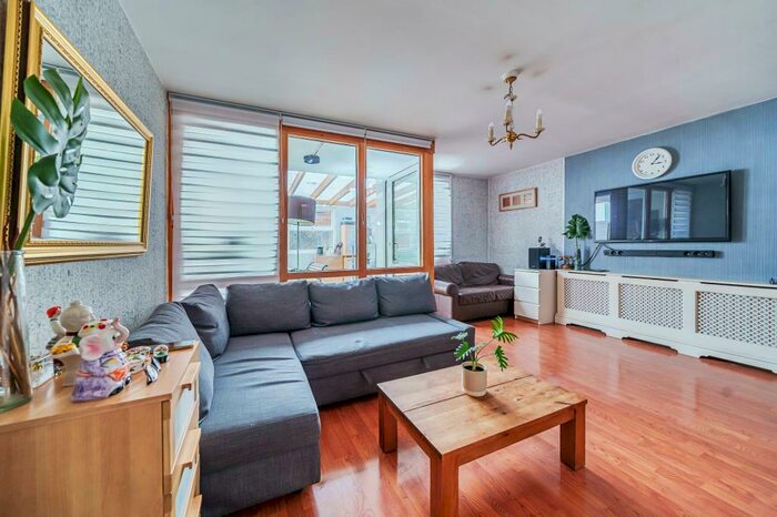 3 Bedroom End Of Terrace House To Rent In Camden Street, London, NW1