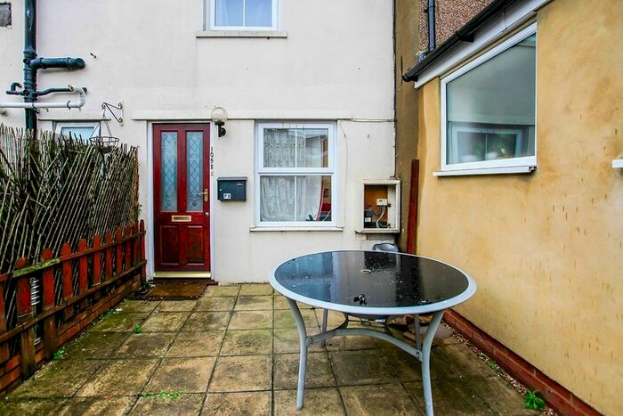 1 Bedroom Flat To Rent In 105B Liverpool Road, Watford WD18