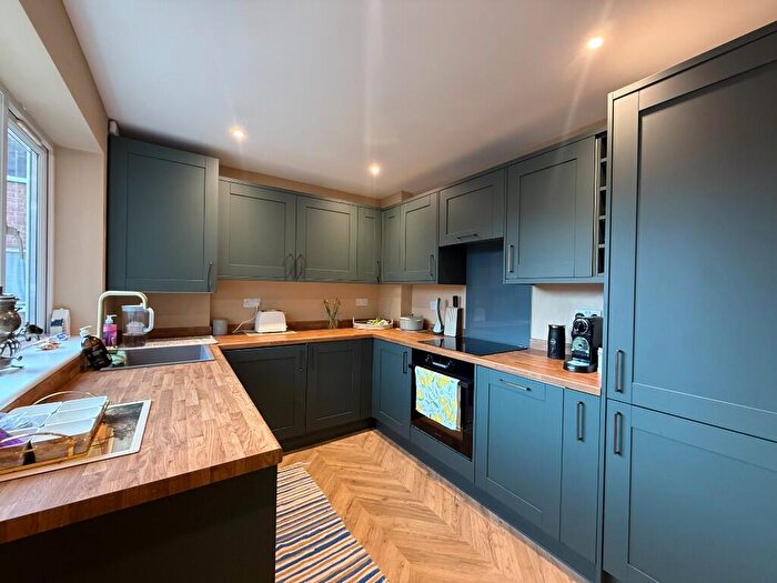 2 Bedroom Flat To Rent In Kenilworth Road, Leamington Spa, Warwickshire, CV32